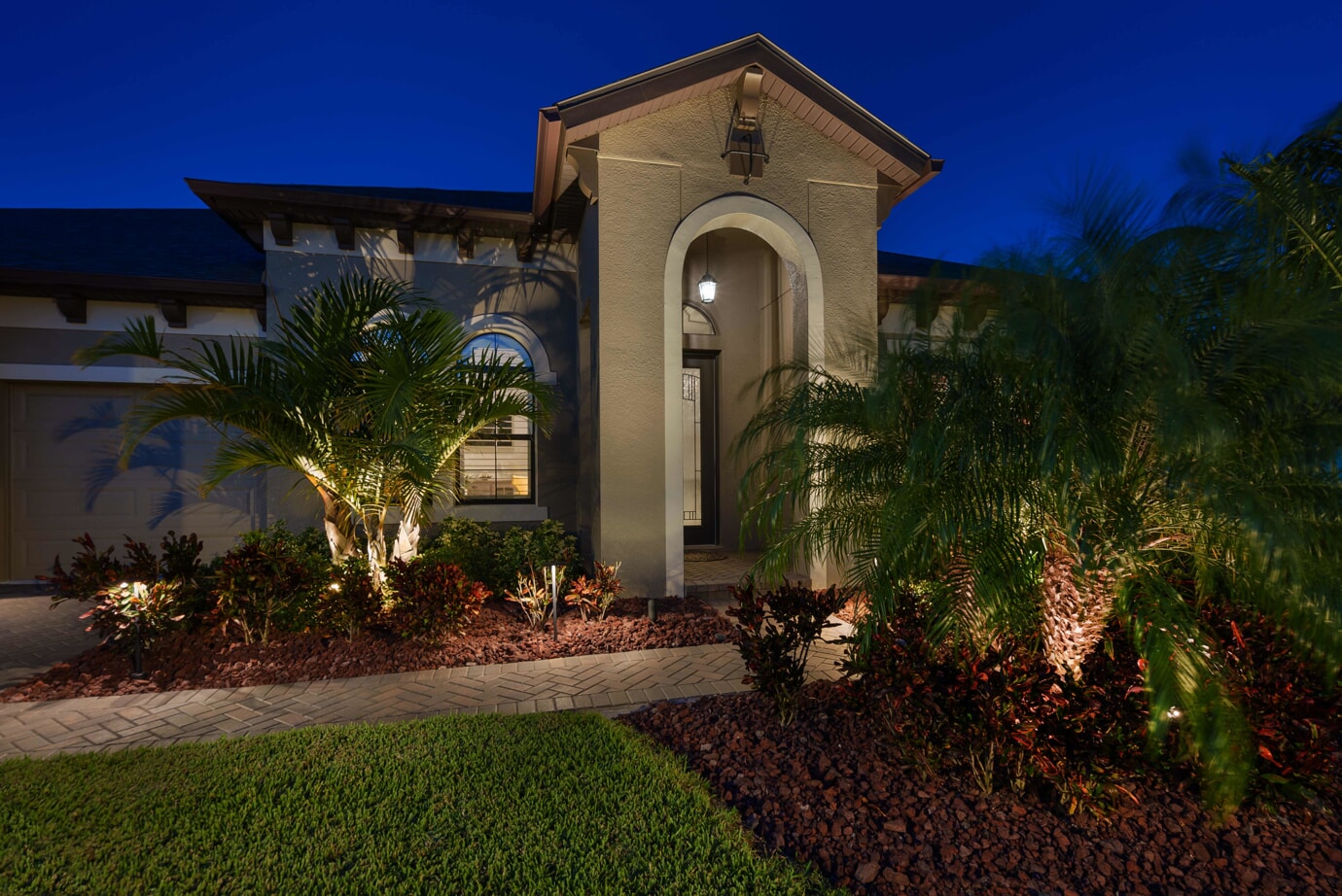 landscape lighting in Naples
